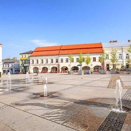 Hotelowe Pokoje Paris -Rynek Centrum- City One Kielce Exterior photo